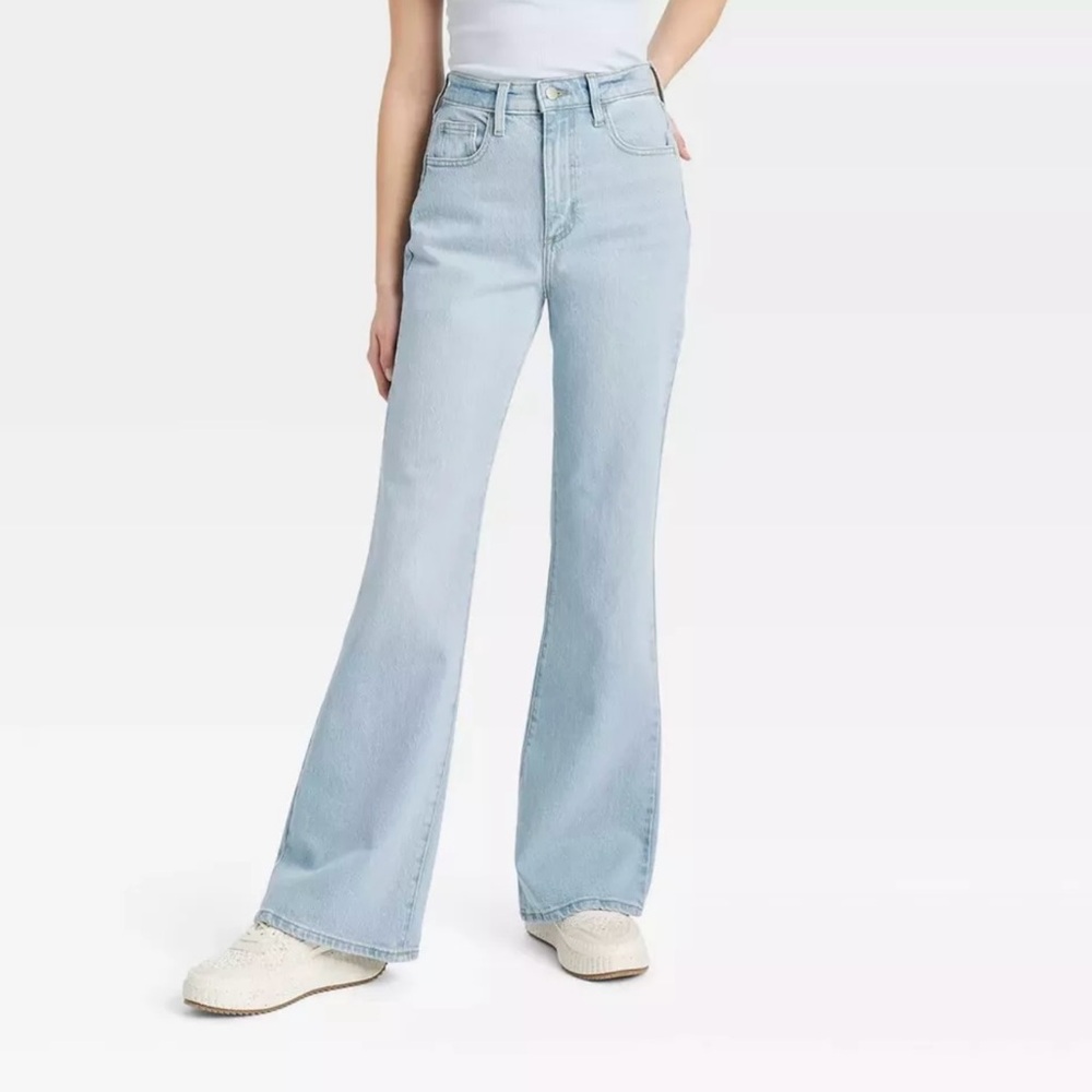 Universal Thread  Women's High-Rise Flare Jeans - Size 14R  NWT